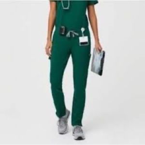 Fig's Women's Yola Basic Scrub Pant Hunter Green